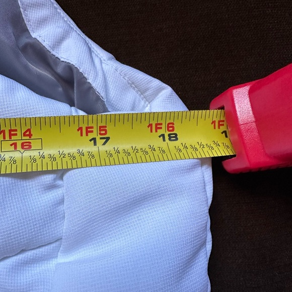 Holloway Sterling White Gray Quilted Vest With Pockets Sz M Slender Fit - Picture 8 of 9